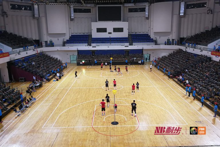 أرضيات خشبية صلبة لتجميع الكرة الطائرة