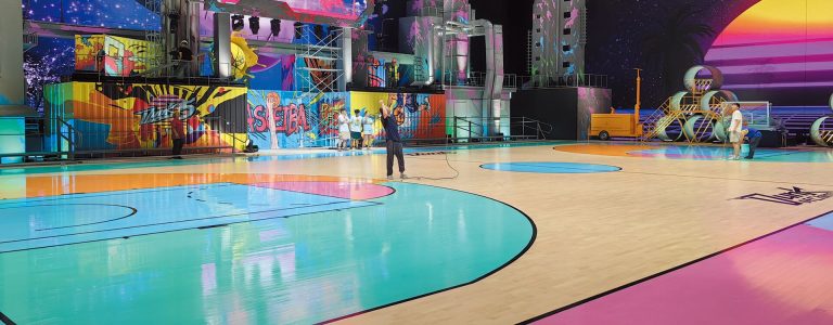 متين وأنيق: خيارات الأرضيات الخشبية المجمعة من خشب البتولا الرقائقي لكرة السلة