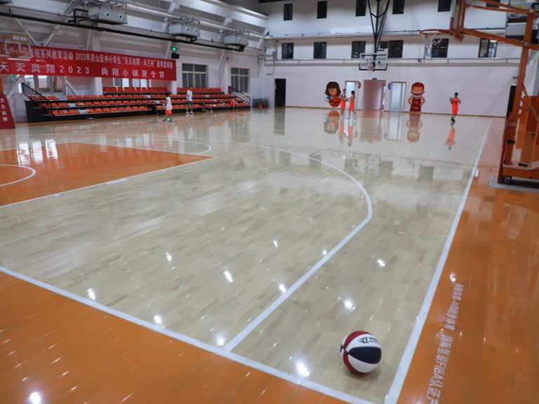 أرضيات خشبية مجمعة لساحة منزلك.