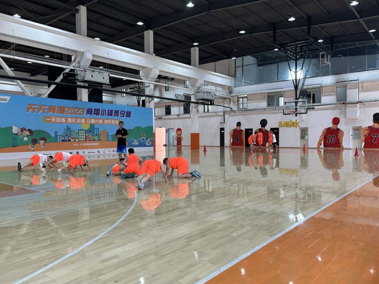 تجميع أرضيات كرة السلة الخشبية من خشب البتولا مثل المحترفين