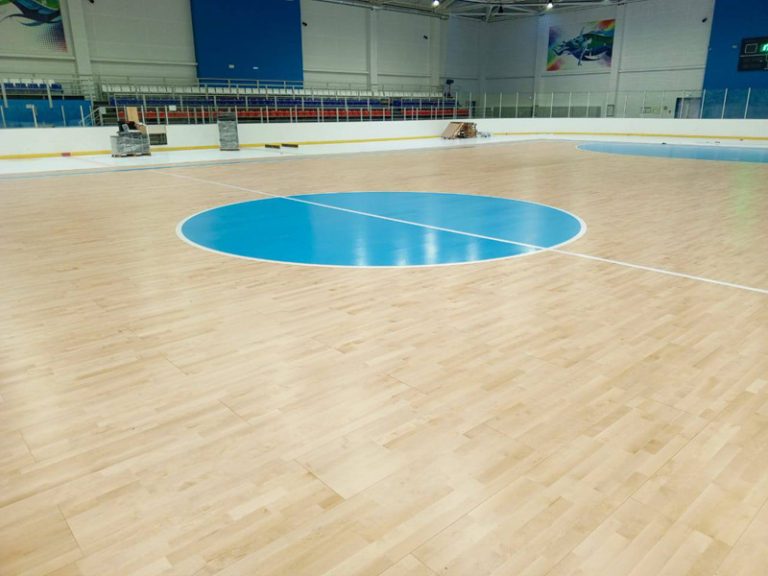 أرضيات خشبية من خشب الصنوبر من نوع LVL مخصصة لكرة السلة