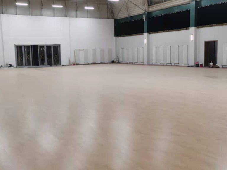 خشب القيقب الناعم الراقص