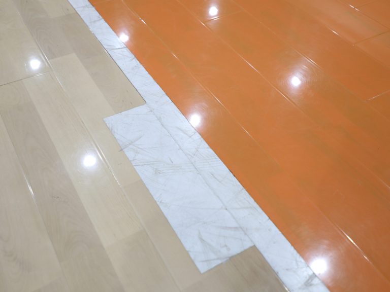 أرضيات خشبية مجمعة من خشب الزان للكرة الطائرة LVL