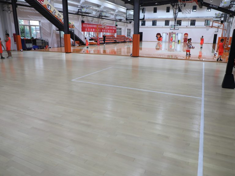 خشب القيقب الصلب الراقص