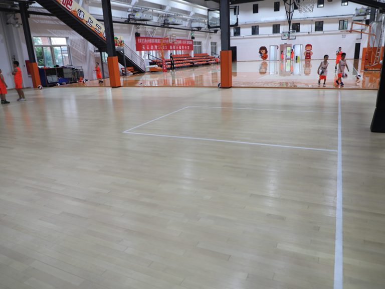 أرضيات خشبية مجمعة من خشب القيقب الناعم الرقائقي: دليل للمبتدئين