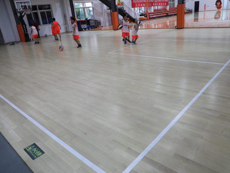 أرضيات خشبية محمولة من خشب الزان LVL للكرة الطائرة: أفضل الاختيارات لملعبك