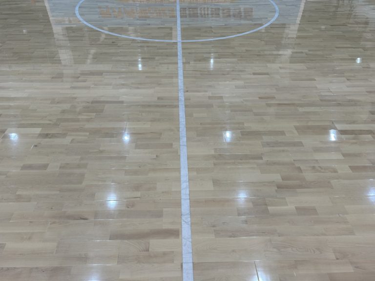 أرضيات خشبية محمولة من خشب القيقب الراقص LVL: متينة وجميلة وسهلة التركيب