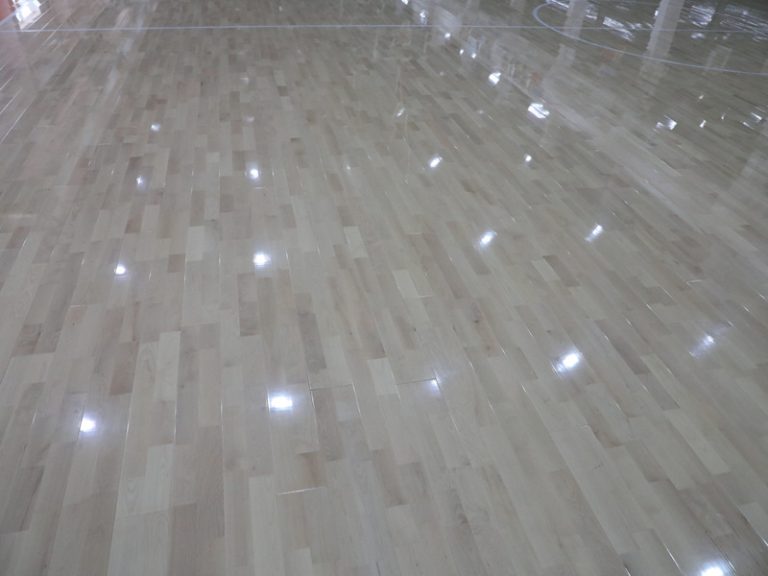 أفضل أرضيات خشبية محمولة من خشب القيقب الصلب الراقص