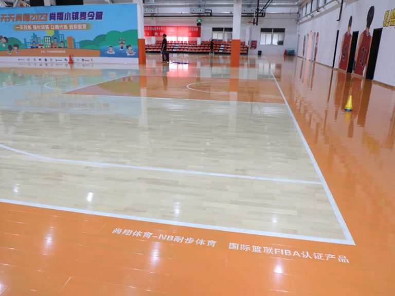 أرضيات خشبية عالية الجودة لملاعب الكرة الطائرة LVL