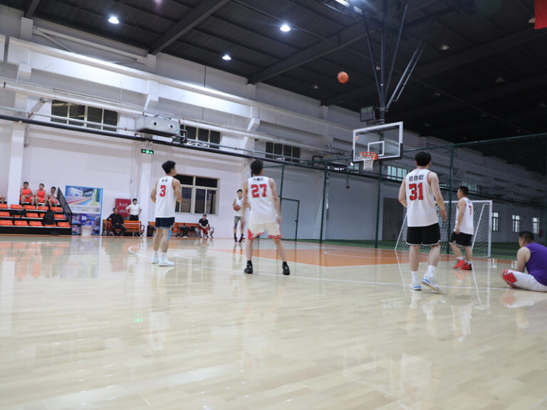 أرضيات الكرة الطائرة بالباتن: احصل على خيارات خشب شجرة المطاط المحمولة!